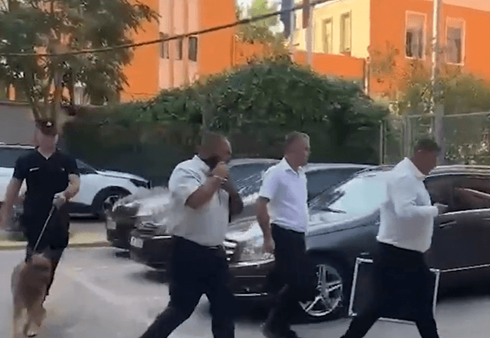 Alarm për bombë në SPAK dhe në GJKKO, nisin kontrollet me qen antidrogë