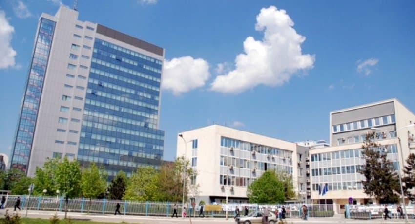 Analistët: Pasiviteti diplomatik po i krijon Serbisë hapësirë të lobojë kundër Kosovës