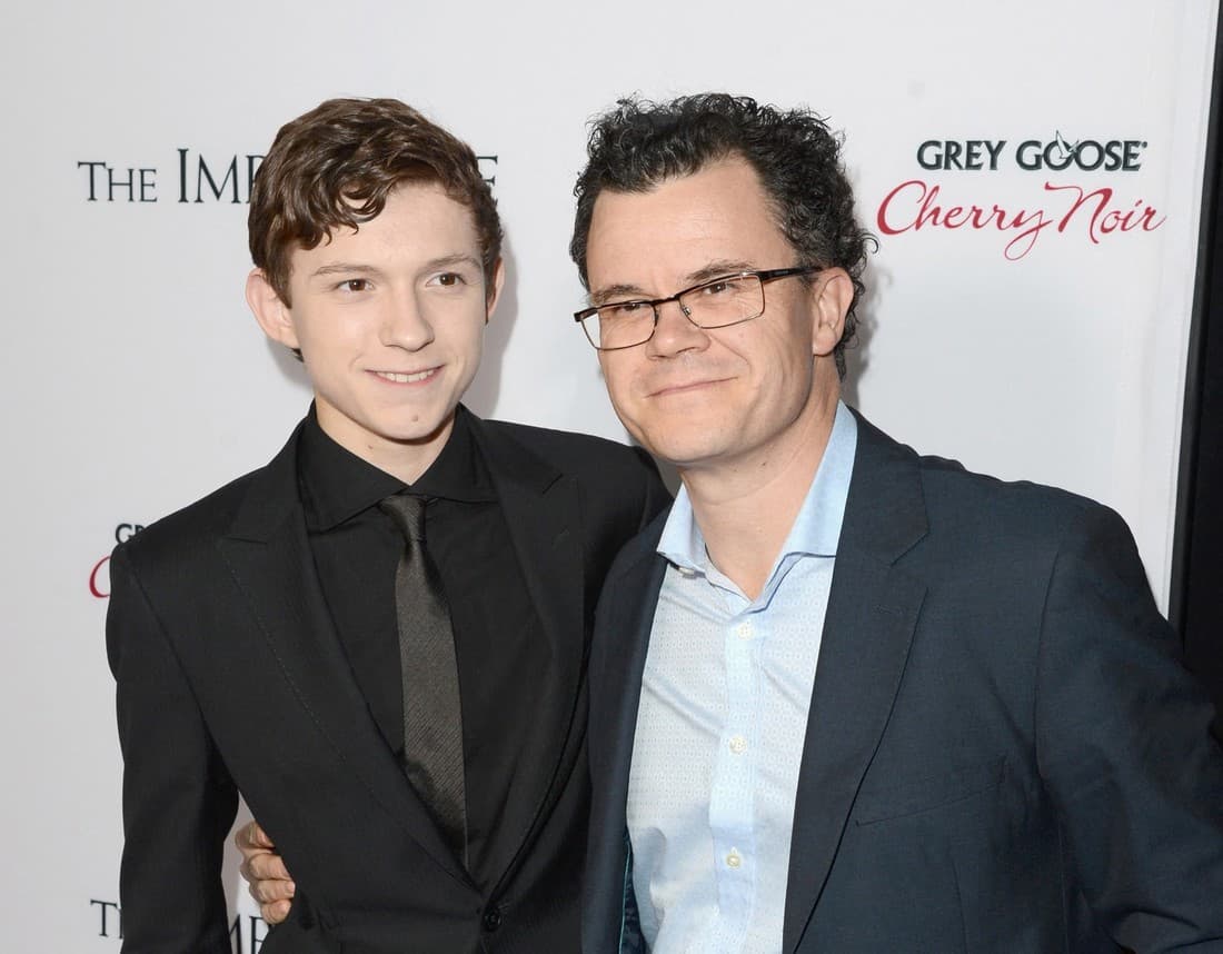 Babai i Tom Holland zbulon dhuratën e pazakontë të dasmës për të birin dhe Zendaya-n
