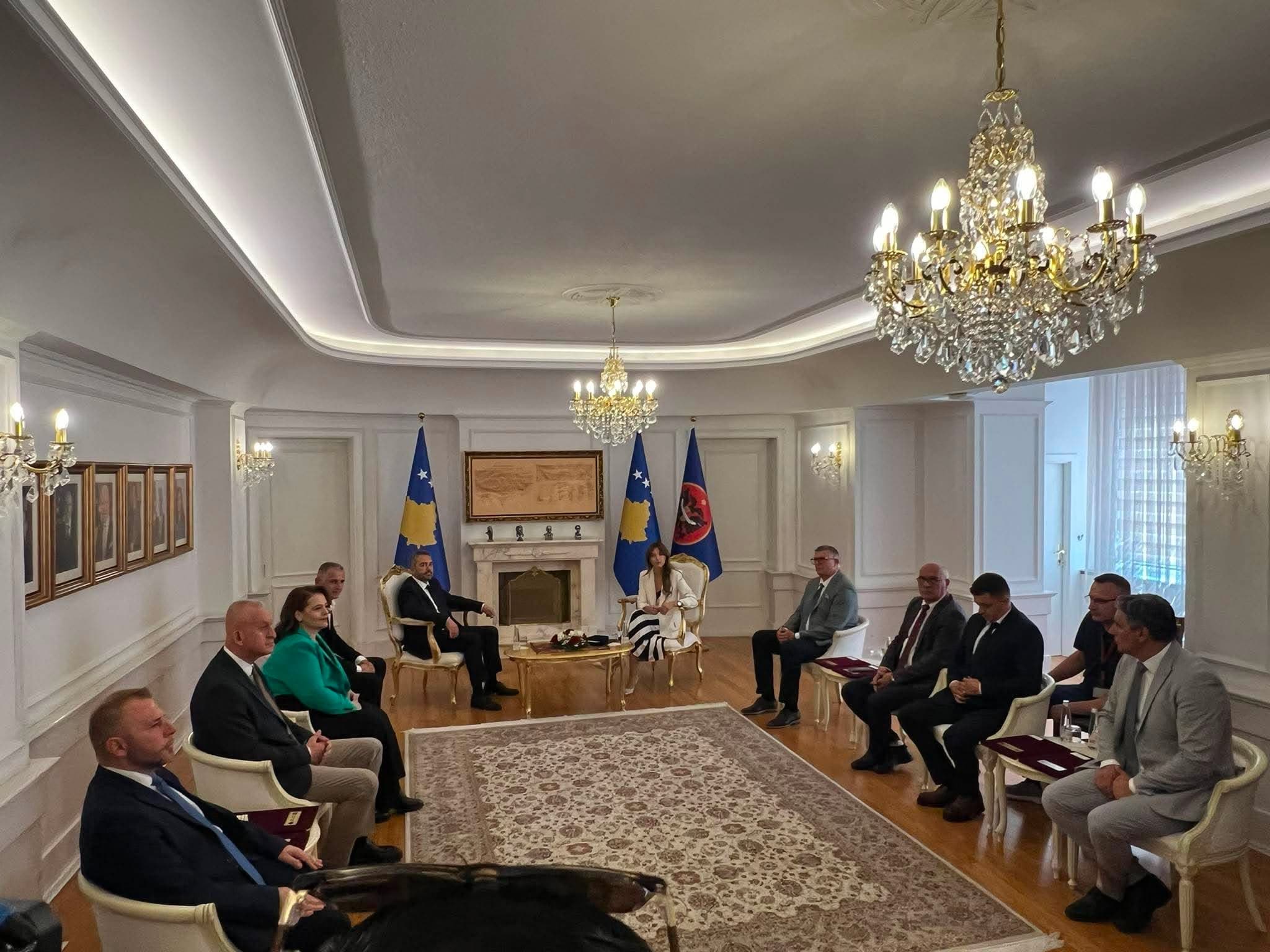 Betohen anëtarët e rinj të KQZ-së