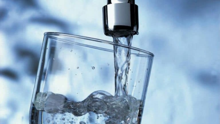 Dëmtohen gypat kryesorë: Ndërprerje e ujit në Graçanicë dhe zonat përreth