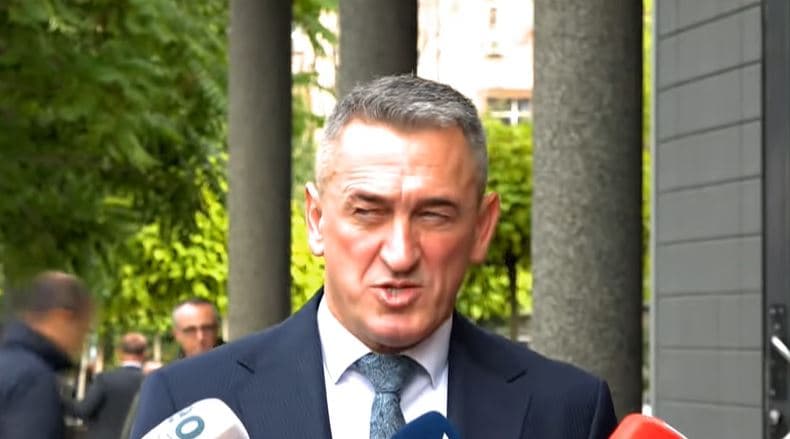 E çuditshme | Një pyetje në Testin e Maturës është për Nenad Rashiqin: Çka vendosi Kushtetuesja lidhur me kërkesën e Listës Serbe