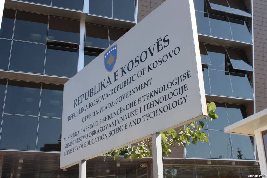 Ekzekutohen mjetet për subvencionimin e teksteve shkollore për nxënësit e klasave 1–9