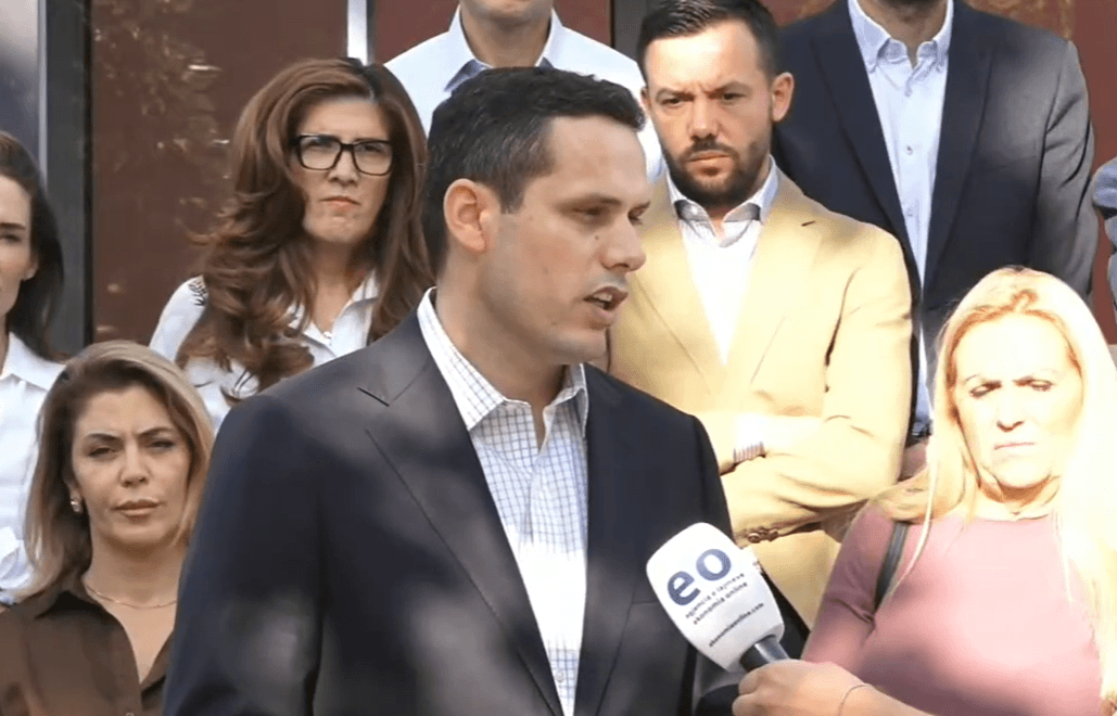 Gruda para Qeverisë paralajmëron protesta masive: Thirreni seancën konstituive dhe zhbllokojeni Kuvendin, Kosova është në krizë