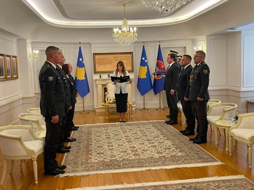 Haxhiu dekreton gjeneralët e rinj të FSK-së, i pranishëm edhe Kurti!