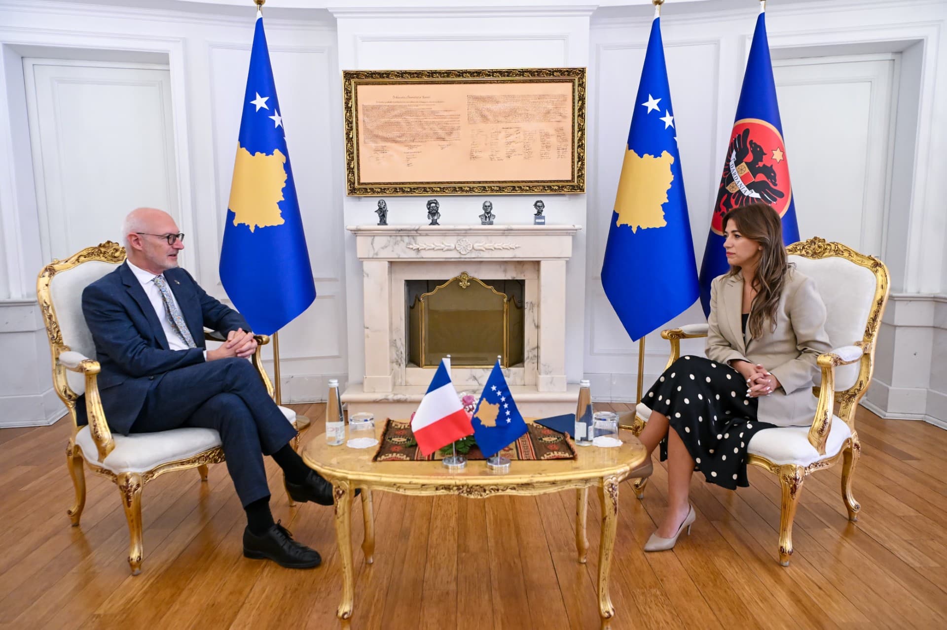 Haxhiu pret në takim lamtumirës ambasadorin francez: E falenderoi për mbështetjen e Francës për rrugën euroatlantike të Kosovës