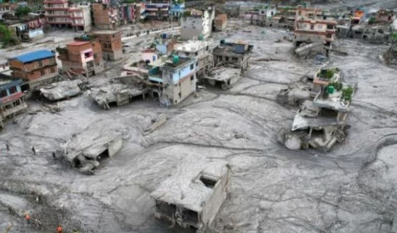 Featured image for Katastrofa në Nepal: Numri i viktimave i kalon 900, mbi 4 mijë persona rezultojnë të zhdukur