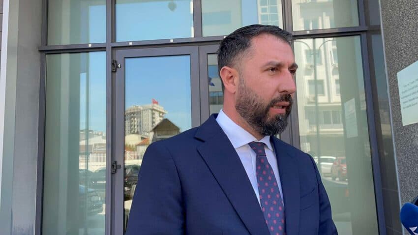 Krasniqi: Komunave u janë kthyer paratë me investime, Asociacioni duhet të jetë zë i 38 komunave, jo vetëm i disave