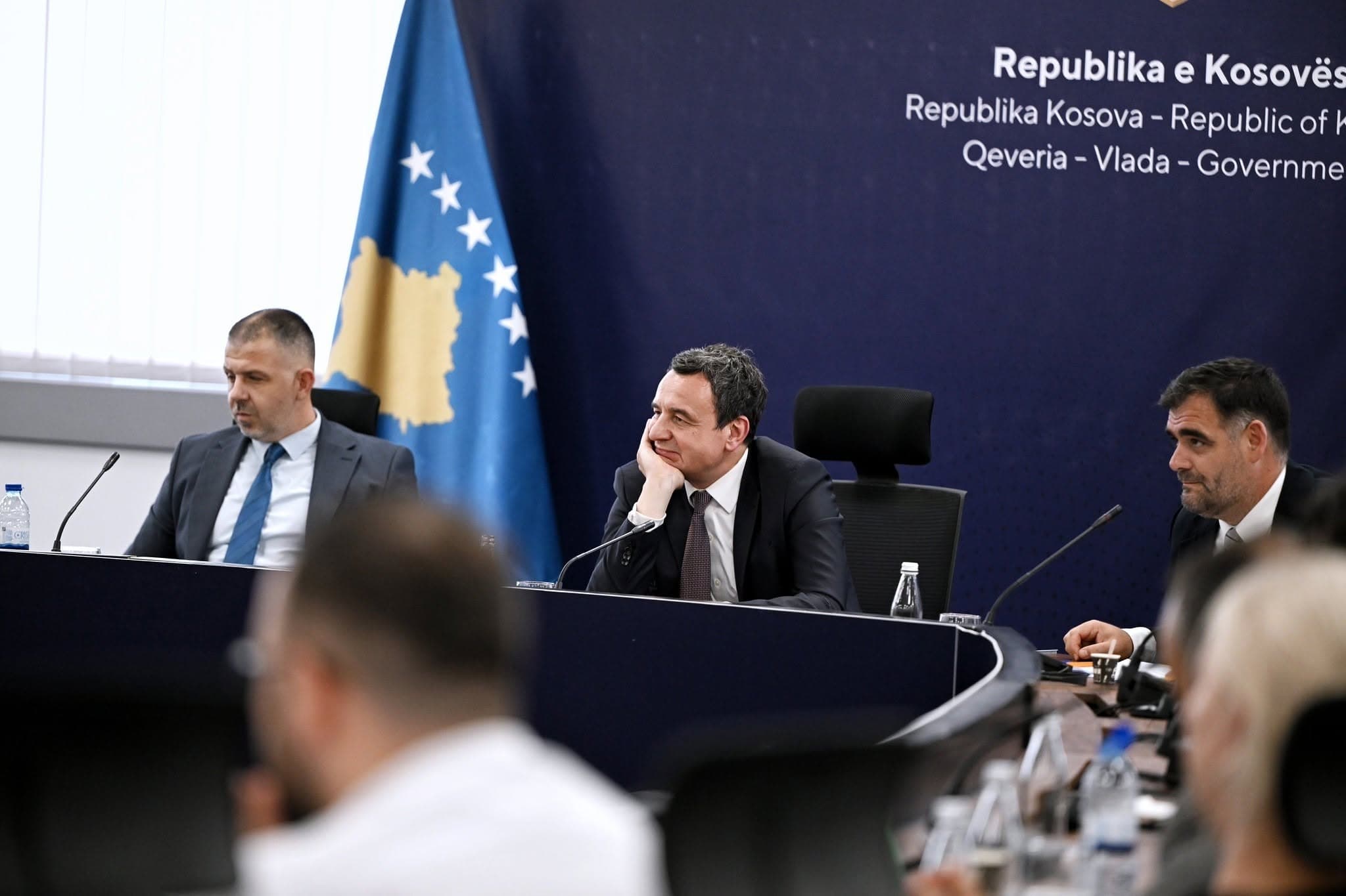 Mbi 2.1 milionë euro të bllokuara nga Serbia, Kurti kërkon zhbllokimin e mjeteve për shqiptarët në Luginë të ndara nga Qeveria e Kosovës