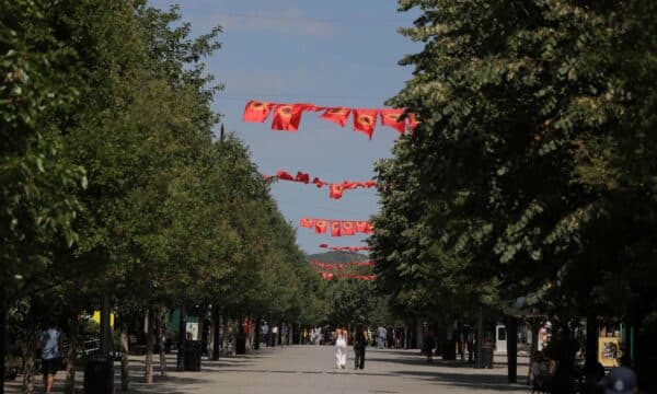 Nënkryetarja Masmurati: Prishtina sot vishet me flamujt e lirisë sepse Kosova po pret kthimin e çlirimtarëve