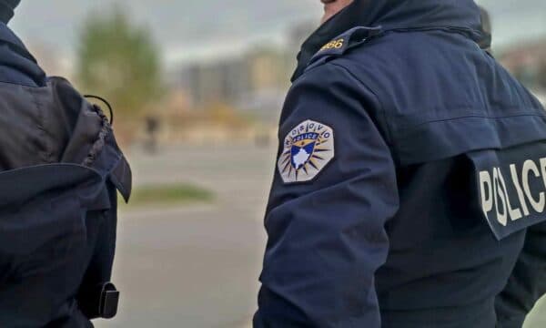 Plagoset një person nga të shtënat me armë në rrugën Sarosh–Rahovec, policia jep detaje