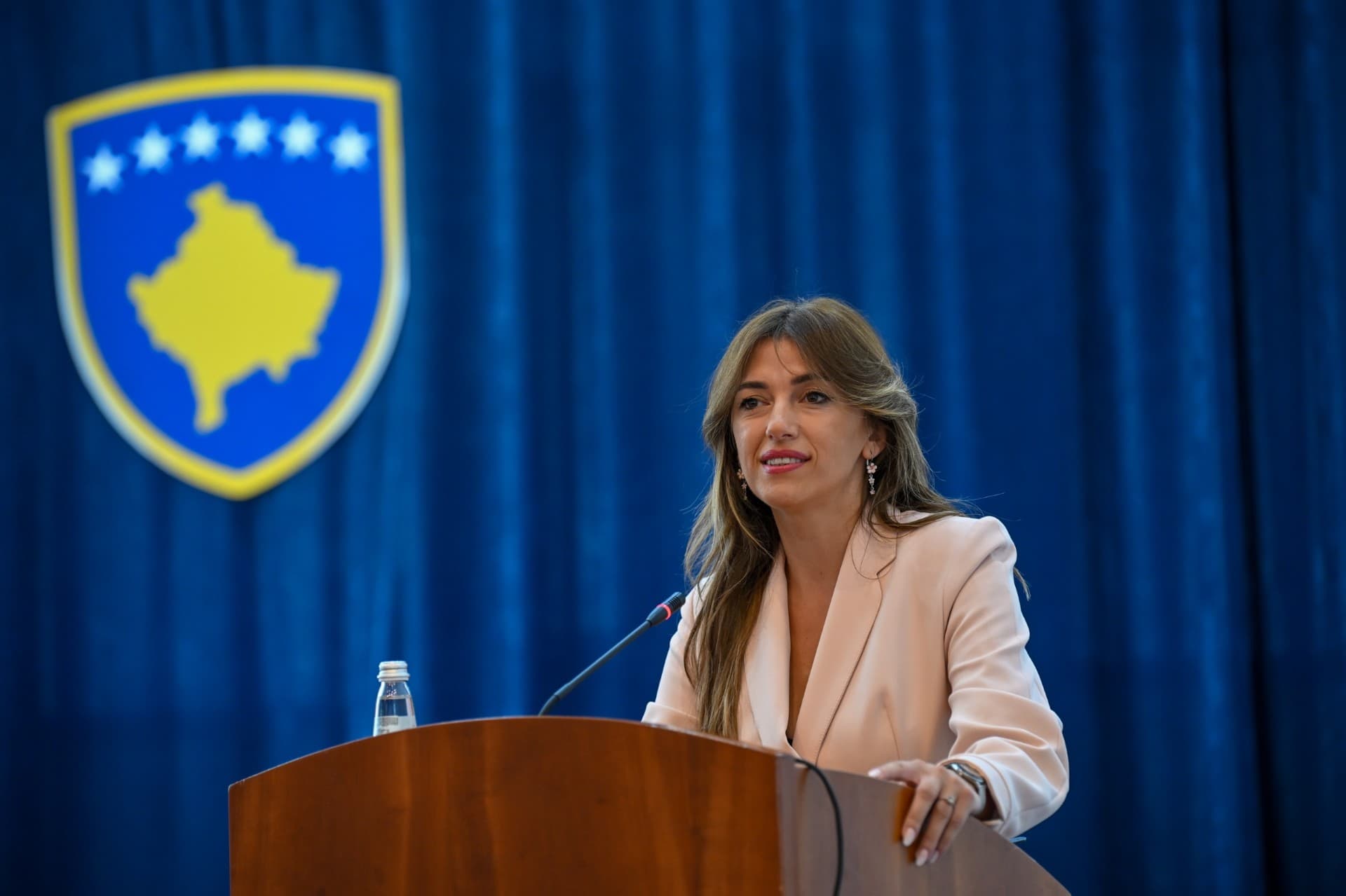 Sot betohen anëtarët e rinj të KQZ-së para U.D të Presidentes, Albulena Haxhiut