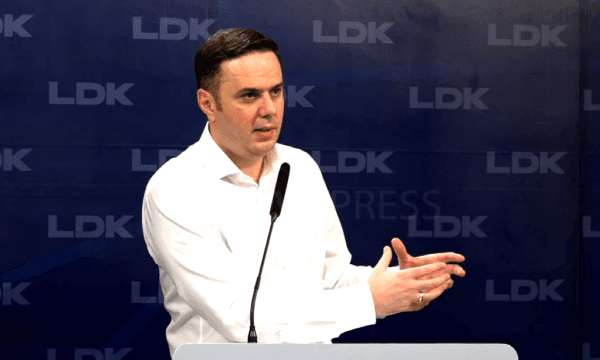 Featured image for Abdixhiku: LDK-ja nuk do ta ushqejë krizën, por do të ofrojë rrugëdalje