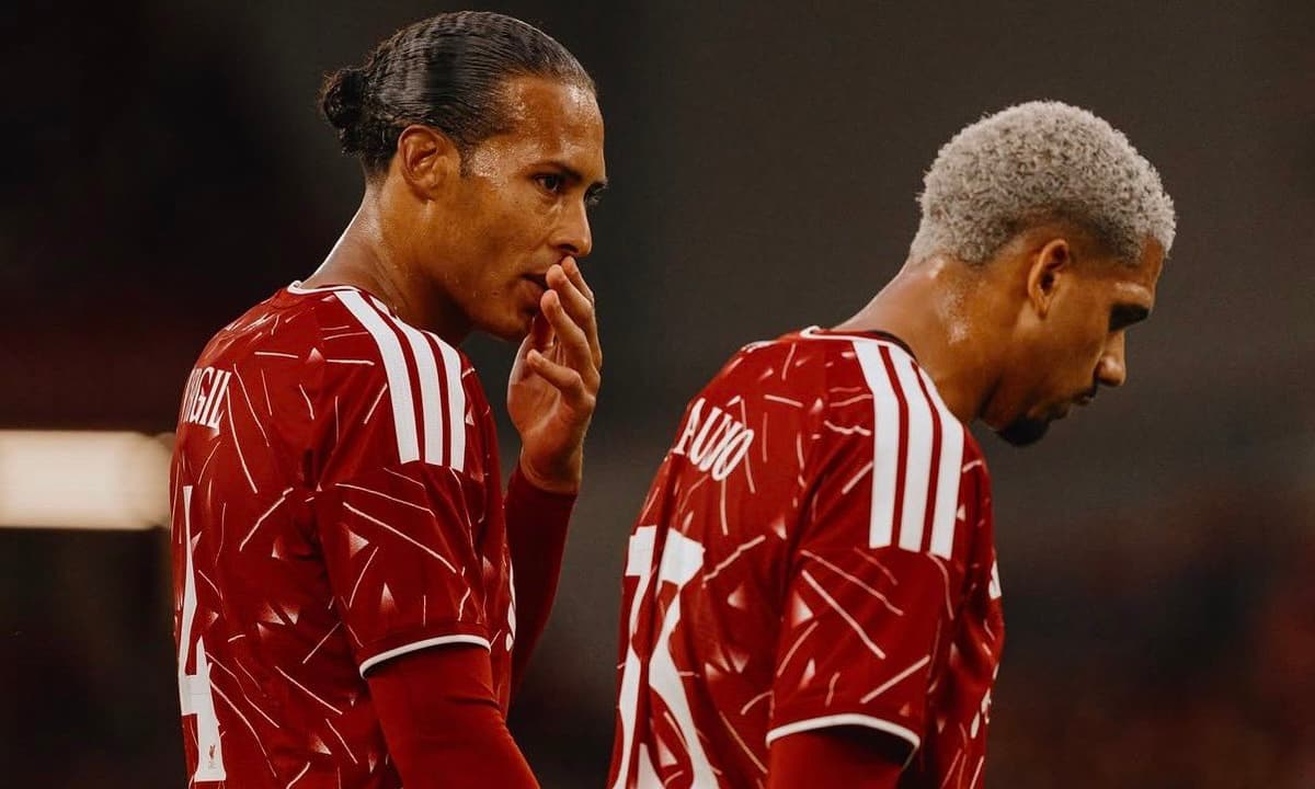 “Krejt ndryshe!” – Van Dijk për mbrojtjen e Liverpoolit pas debutimeve të Jacquet dhe Araujo