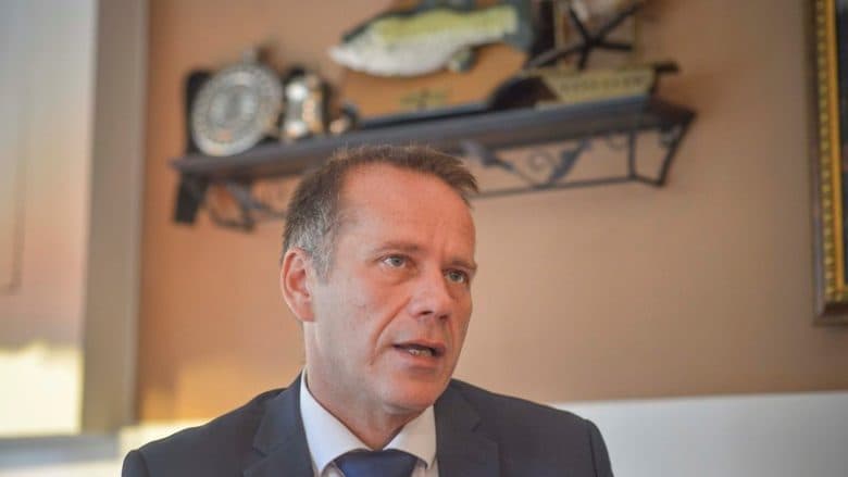“Qe qysh funksionon ekonomia e tij”: Arifi kritikon Kurtin për marrëveshjen e thëngjillit me Maqedoninë e Veriut