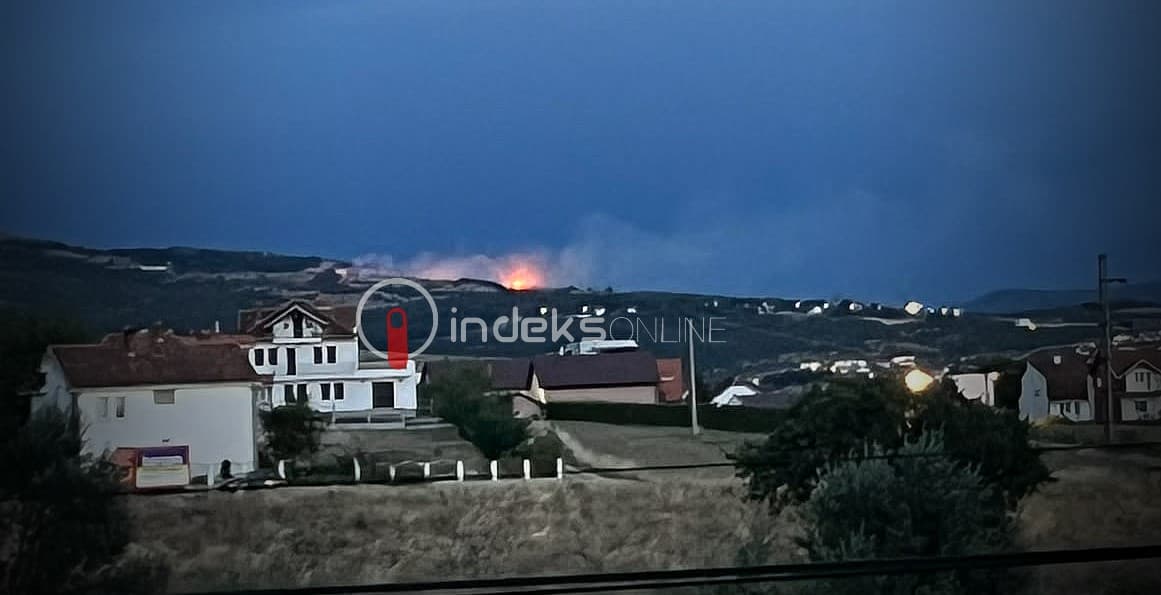 Zjarr i madh në malet e Shashkocit, zjarrfikësit në vendin e ngjarjes