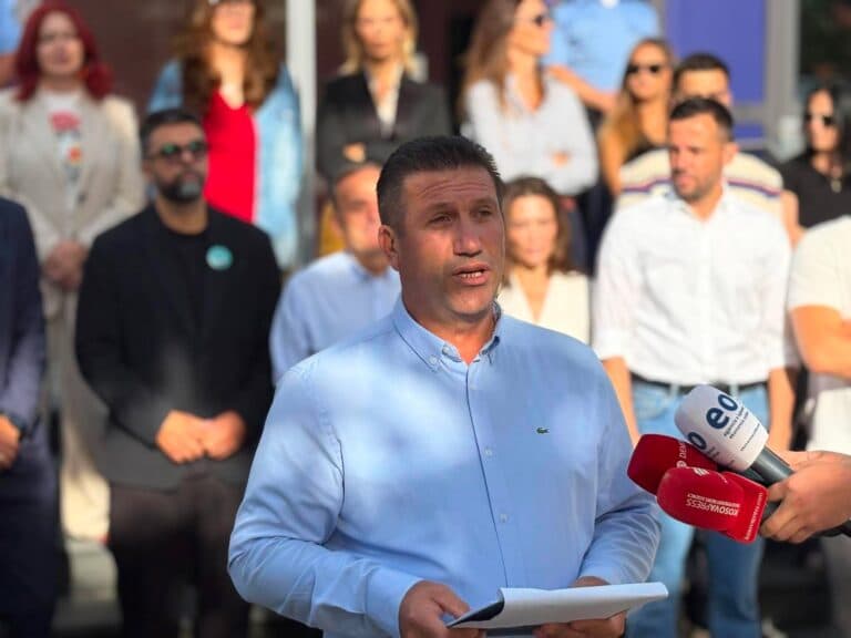 Prodhuesit vendorë para Qeverisë: Kurti ta ndalë bllokadën, kriza institucionale po na çon drejt falimentimit