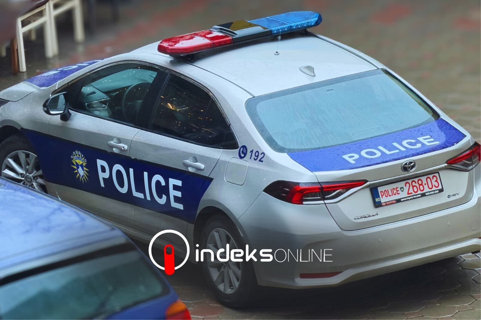 Aksident mes një veture dhe motoçiklete në Prishtinë, një i lënduar