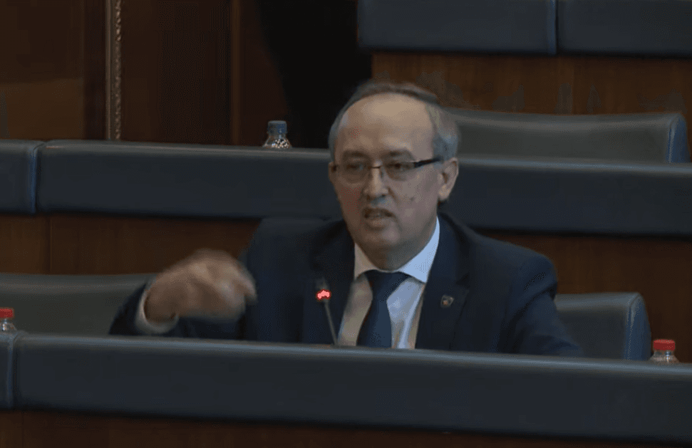 “Ky na qenka tranzicioni energjetik”, Hoti kritikon qeverinë: Eksportojmë thëngjill, importojmë rrymën