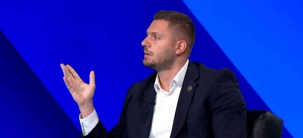 Xhemaili i reagon VV-së: Ju i dërguat tre zyrtarë të shtetit në Serbi, punëtori i Trainkos ua zbuloi skandalin