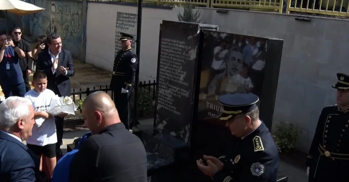 Featured image for Zbulohet lapidari përkujtimor në vendin ku u vra Heroi i Policisë, Triumf Riza