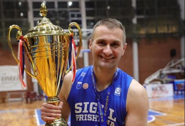 Featured image for Zyrtare: Edmond Azemi rikthehet te Prishtina