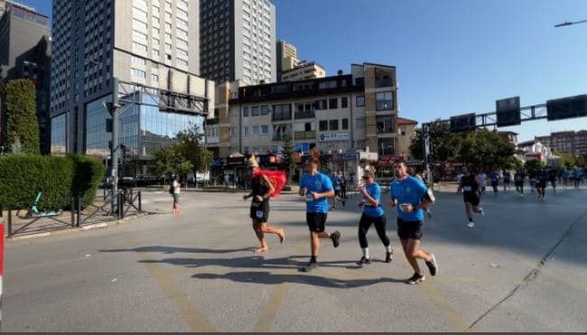 1 mijë e 600 garues marrin pjesë në maratonën e Prishtinës