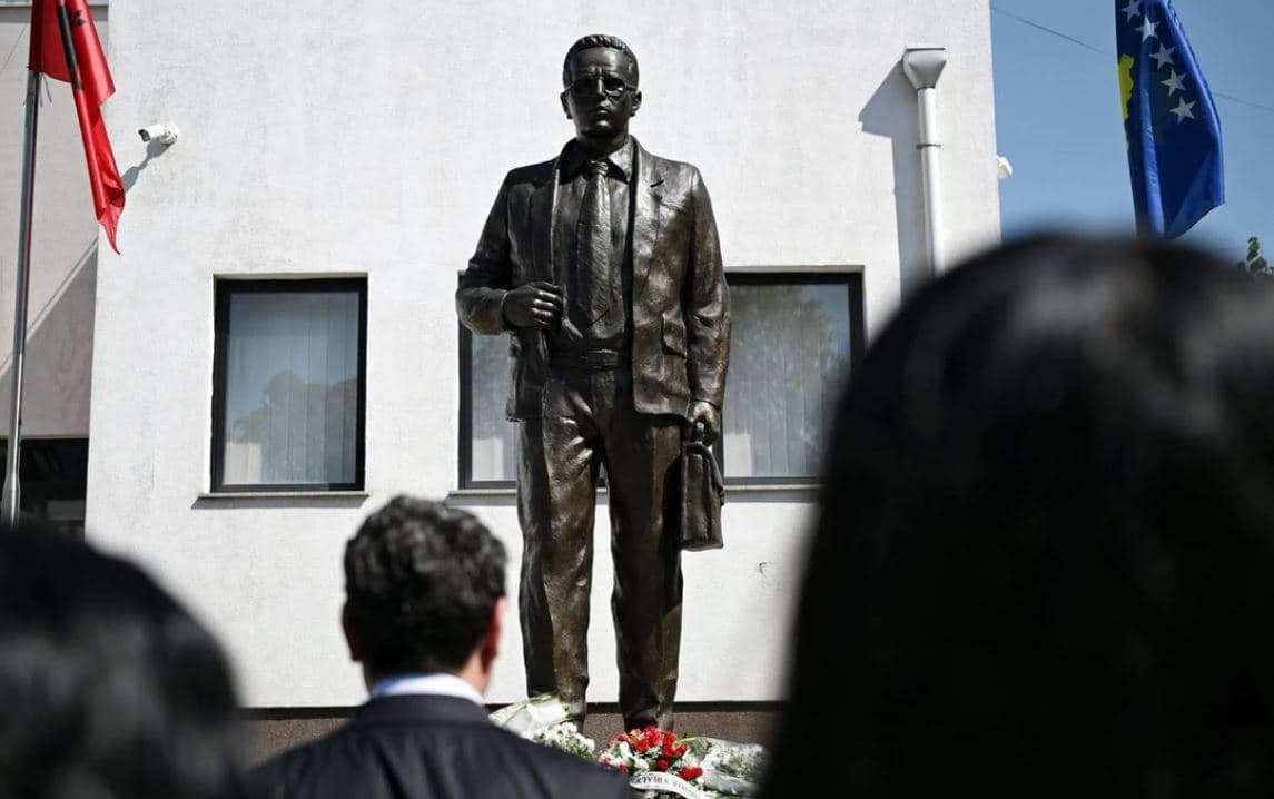 Featured image for 28 vjet nga zhdukja e Xhavit Hazirit, Kurti e përkujton: U rrëmbye nga autoritetet serbe dhe u zhduk dhunshëm