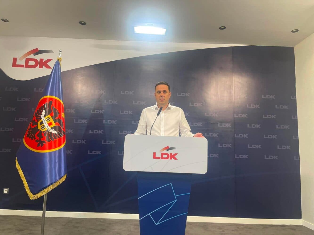 Featured image for Abdixhiku paralajmëron pasoja për 6 deputetët e LDK-së që s’do ta votojnë Bekim Sejdiun
