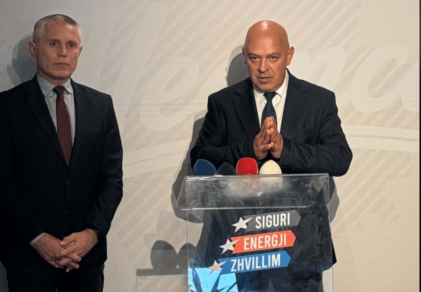Ardian Gjini: Ju kemi thënë se ky skenar do të ndodhte, dështimi i seancës konstituive është skenar i planifikuar i Albin Kurtit dhe Listës Serbe
