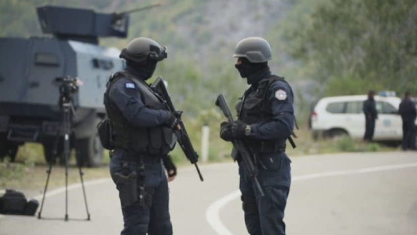 Arrestohen dy shtetas serbë në Jarinjë, u sekuestrohen pesë thika dhe materiale me mbishkrime nacionaliste