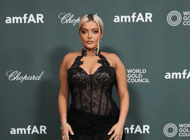Featured image for Bebe Rexha shkëlqen në mbrëmjen e amfAR në Venecia