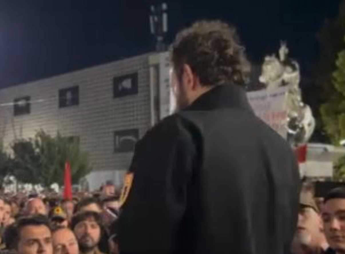 Çlirim Haziri nga protesta në Prishtinë: Të rinjtë e dinë çmimin e lirisë dhe e kanë UÇK-në në zemër