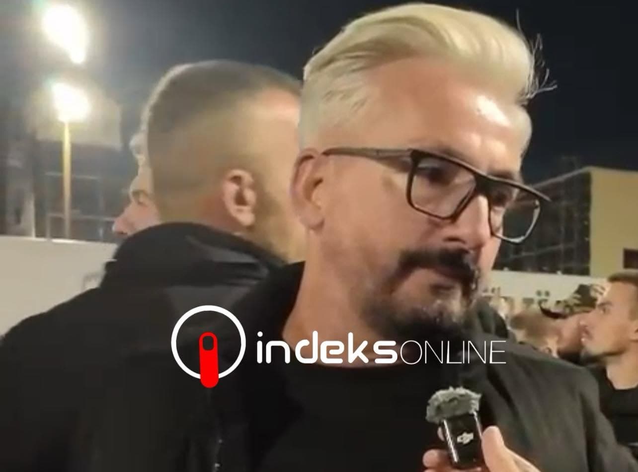 Featured image for “Dënimi i krerëve të UÇK-së, i padrejtë – padrejtësi e madhe”, Labinot Gashi flet për IndeksOnline nga protesta
