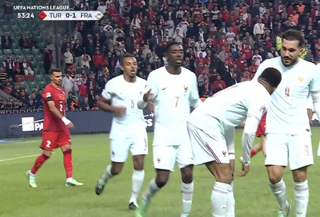 Featured image for Gabim fatal në mbrojtjen turke, Mbappe nuk fal
