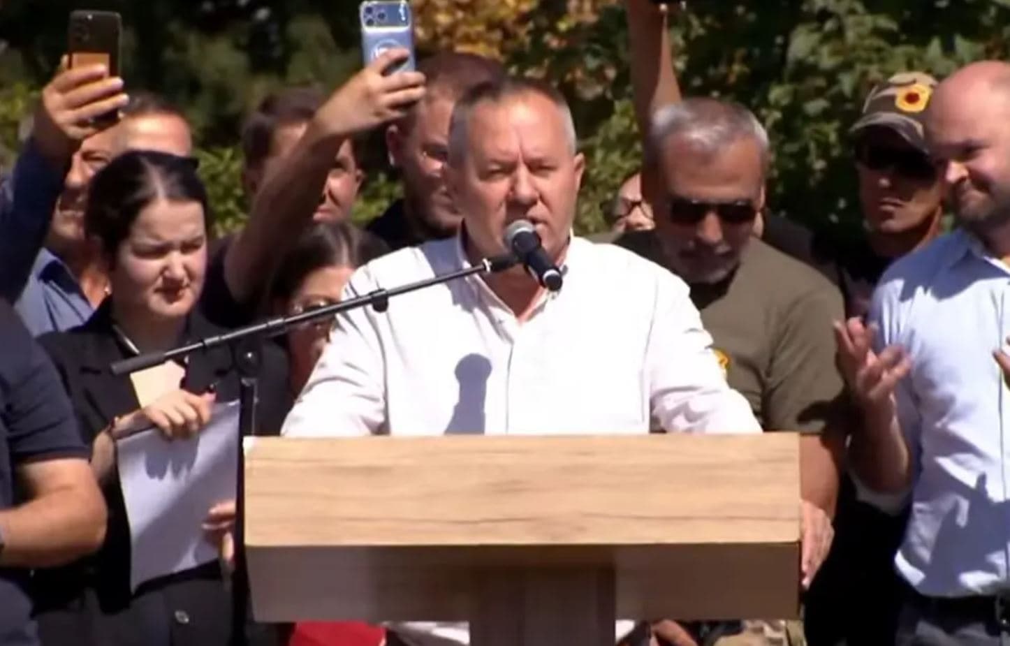 Gucati nga protesta: Donika Gërvalla ka dorëzuar dokumentacion në Hagë, Kurti t’i përjashtojë këta njerëz nga qeveria