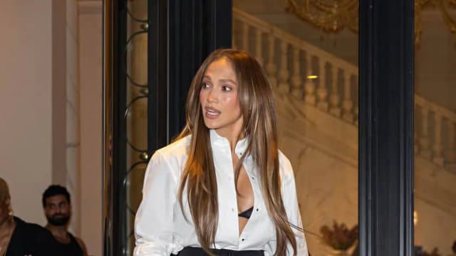 Featured image for Jennifer Lopez ndez Milanin me një look që mori menjëherë vëmendjen e të gjithëve