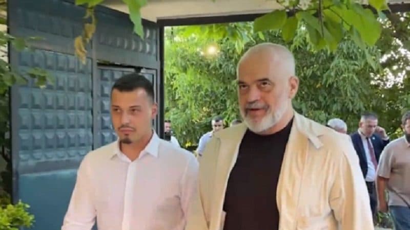 “Joe Biden e tradhtoi Hashim Thaçin” – Fjalimin e Ramës në ShBA e bën “share” Endrit Thaçi