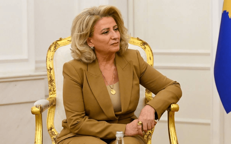 Featured image for “Ke vendos me u rras në zgjedhje si deputete?”/ Shkurte Fejza i bën përgjigjen epike ndjekësit!