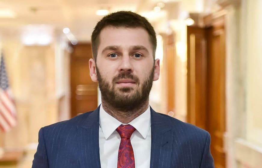 Kërçeli: Në 2021 Simiq foli në emër të Listës Serbe, në 2026 në emër të popullit serb