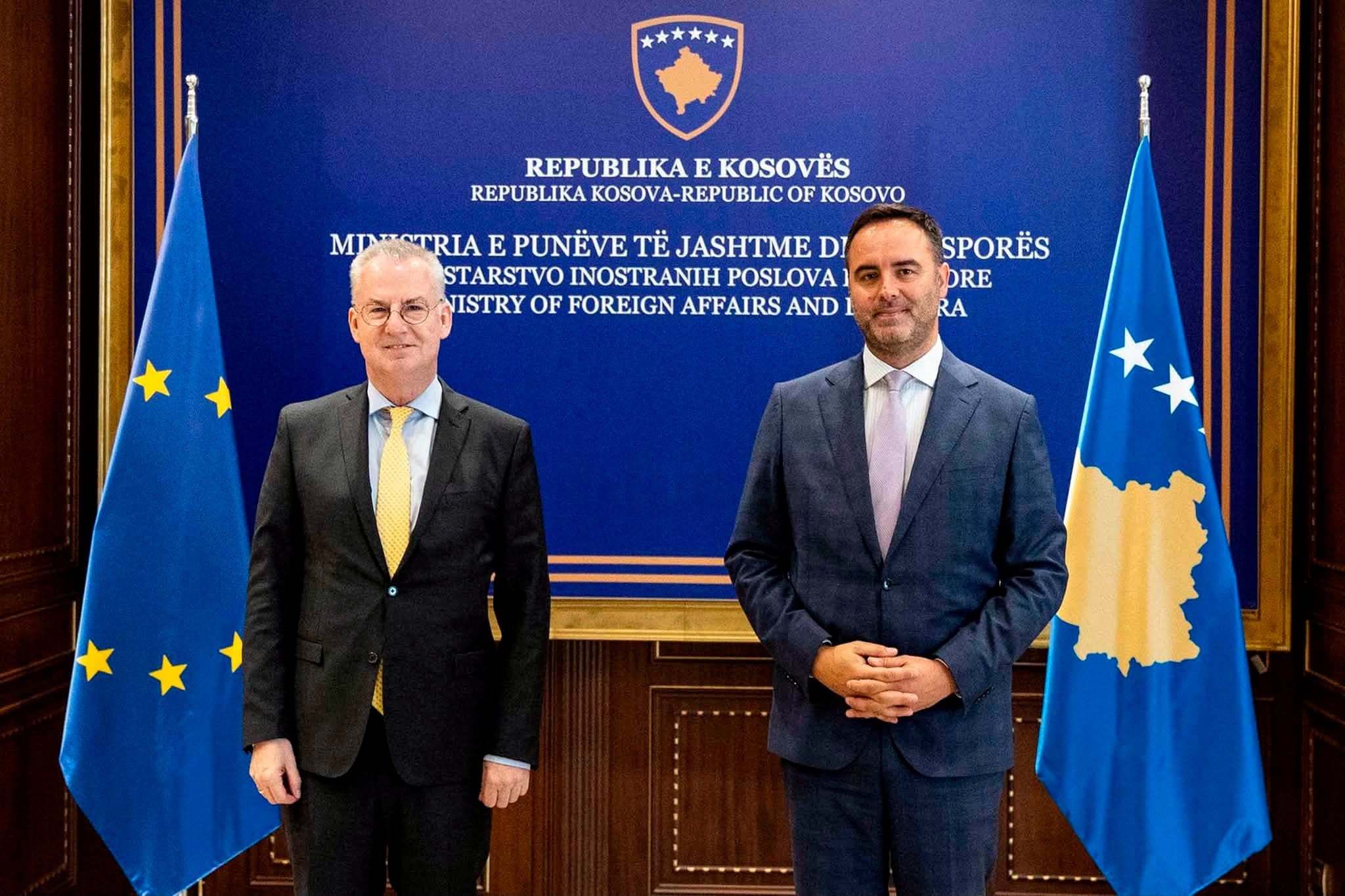 Konjufca dhe Schübel diskutojnë agjendën evropiane të Kosovës