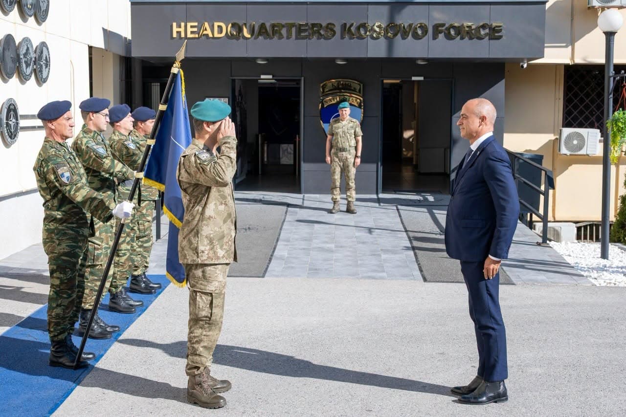 Featured image for Kreu i KFOR-it pret shefin e ri të EULEX-it në takim, flasin për situatën e sigurisë