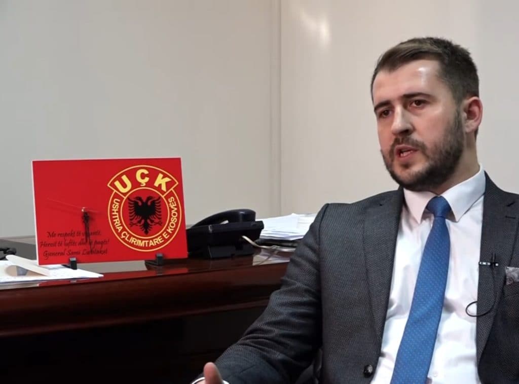 Lushtaku: Kurti po e zvarrit Ligjin për Specialen, po tenton ta zbusë kërkesën e protestuesve