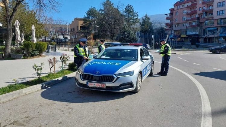 Featured image for Mbi 1 mijë e 700 tiketa trafiku për 24 orë, shtatë persona të arrestuar