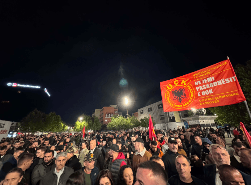 Nata e 14-të e protestës “Liria ka Emër”, mblidhen shumë protestues