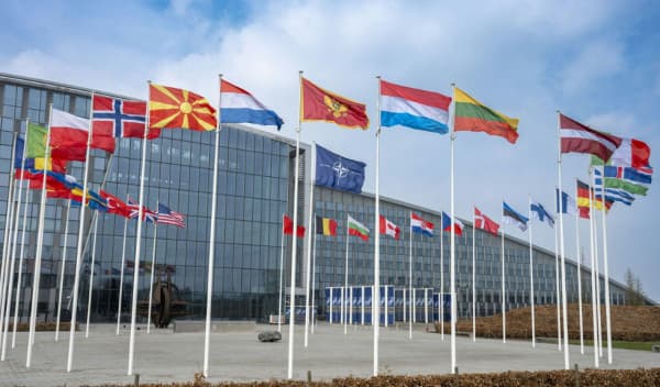 NATO: KFOR do të vazhdojë të garantojë sigurinë dhe lirinë e lëvizjes në Kosovë