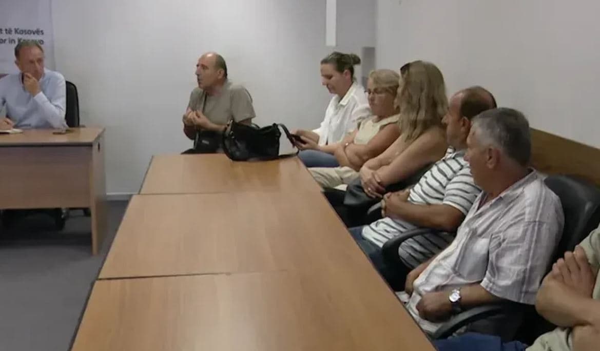 “Nëse pagat nuk zbatohen sipas vendimit të Qeverisë, më 6 tetor jemi në grevë” – Azemi paralajmëron shkollat e Prishtinës
