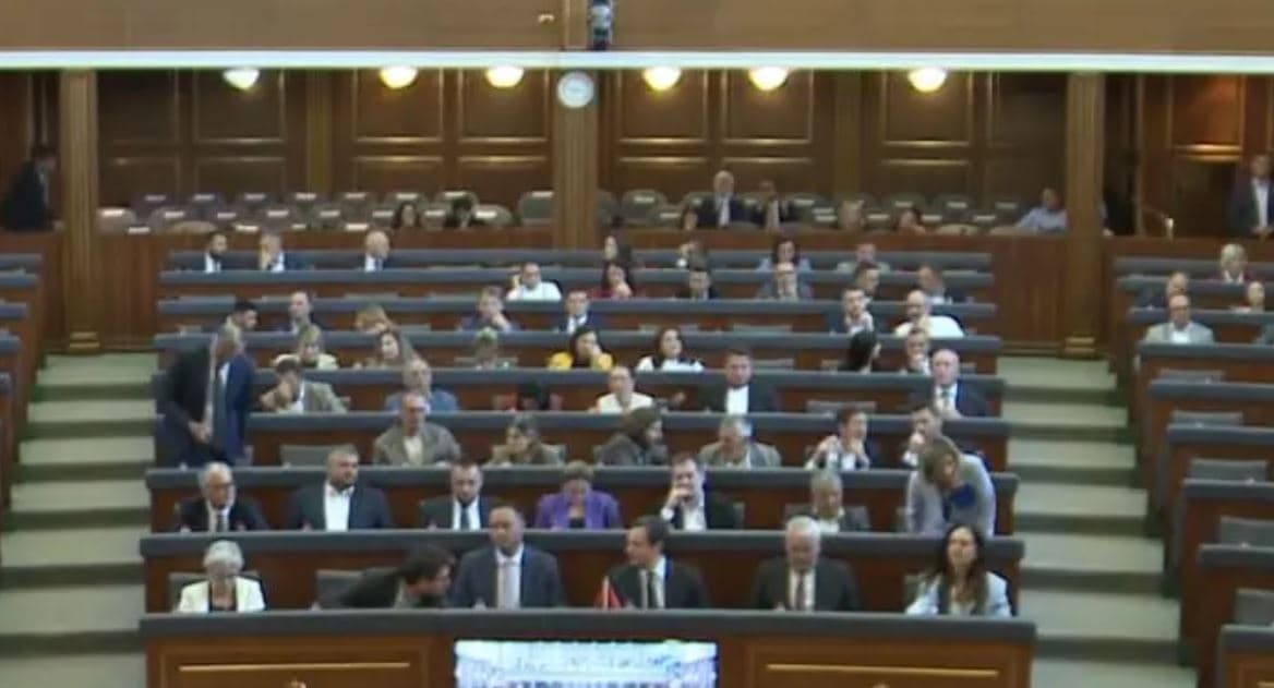 Nis seanca për formimin e Qeverisë së re, mungojnë PDK-ja, LDK-ja dhe Aleanca