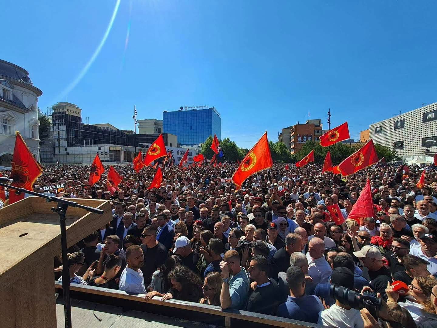 OVL-UÇK pas protestës: Faleminderit, shqiptarë!