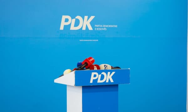 PDK reagon ndaj deklaratës së ambasadorit britanik: Mos e reduktoni dhe mos e relativizoni me gjuhë diplomatike aktgjykimin e Hagës